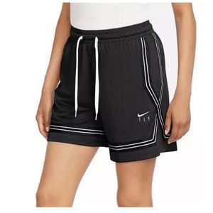 Nike Women's Fly Crossover Basketball Shorts - small NWT